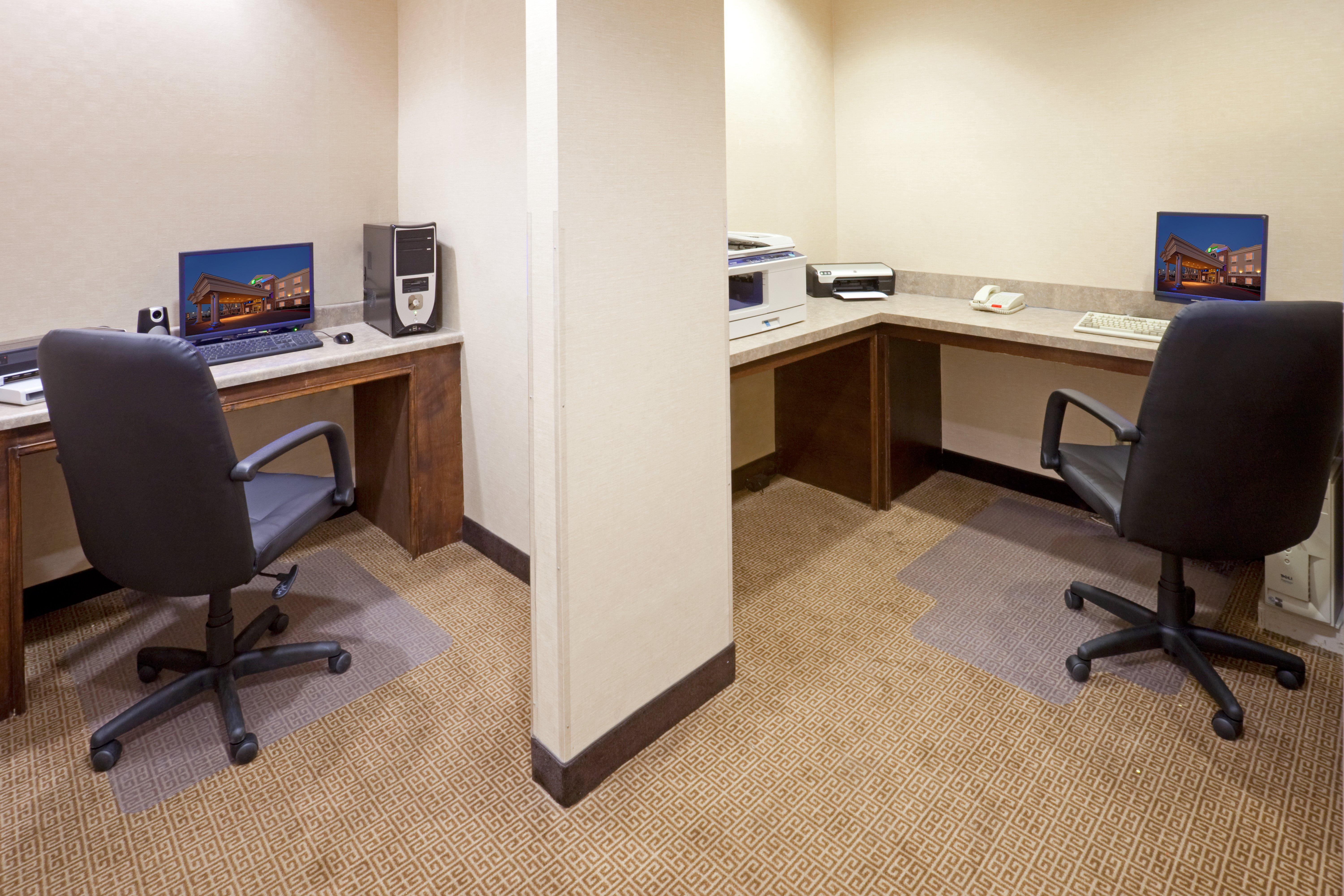 Holiday Inn Express Hotel & Suites Eagle Pass By Ihg Business photo
