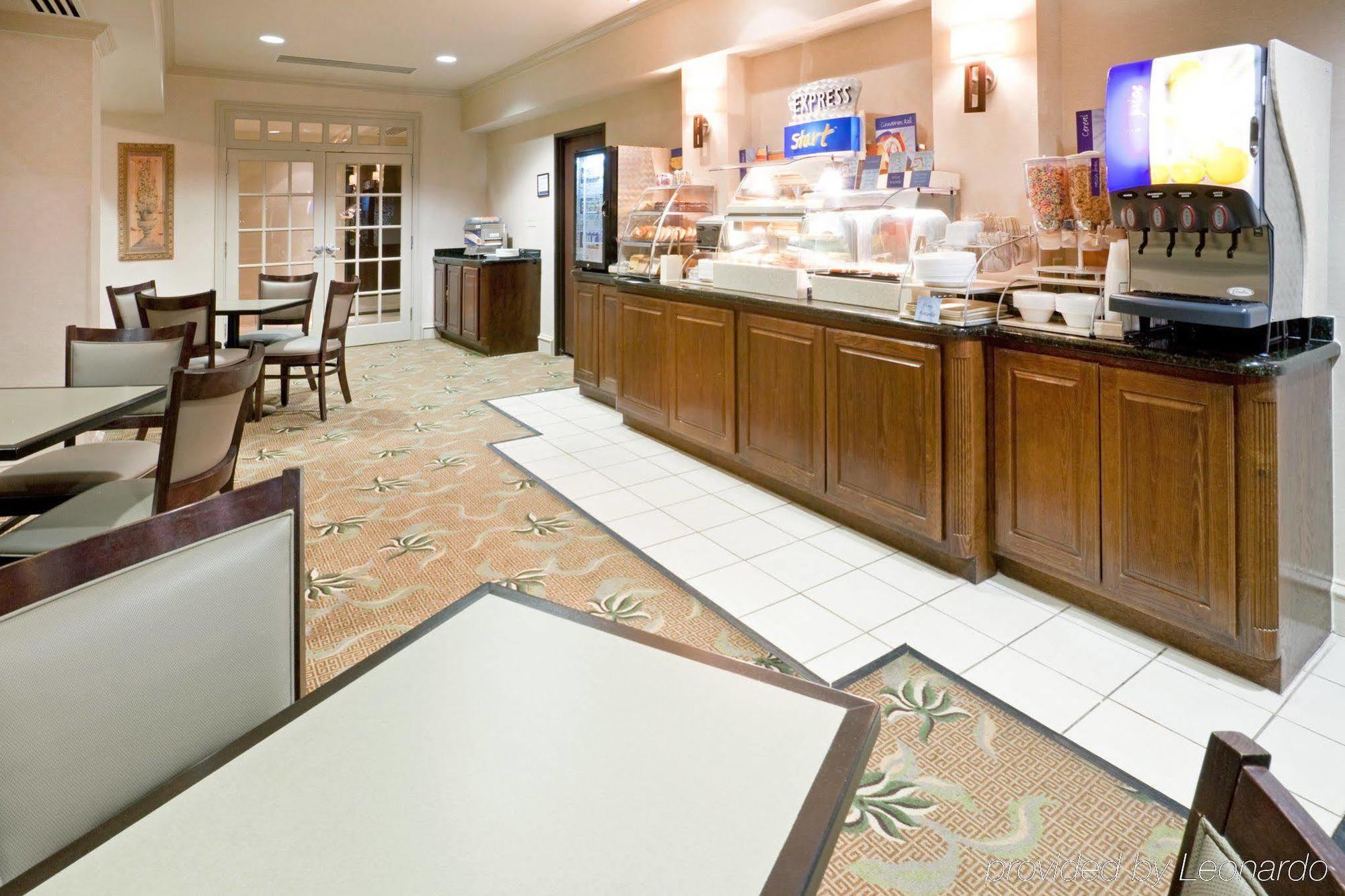 Holiday Inn Express Hotel & Suites Eagle Pass By Ihg Restaurant photo